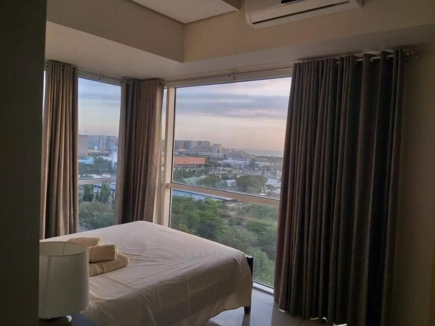 De Luxe, Standard And Studio Suites -The Breeze Residences-Close To Airport,Mall Of Asia, Us Embassy มะนิลา ภายนอก รูปภาพ
