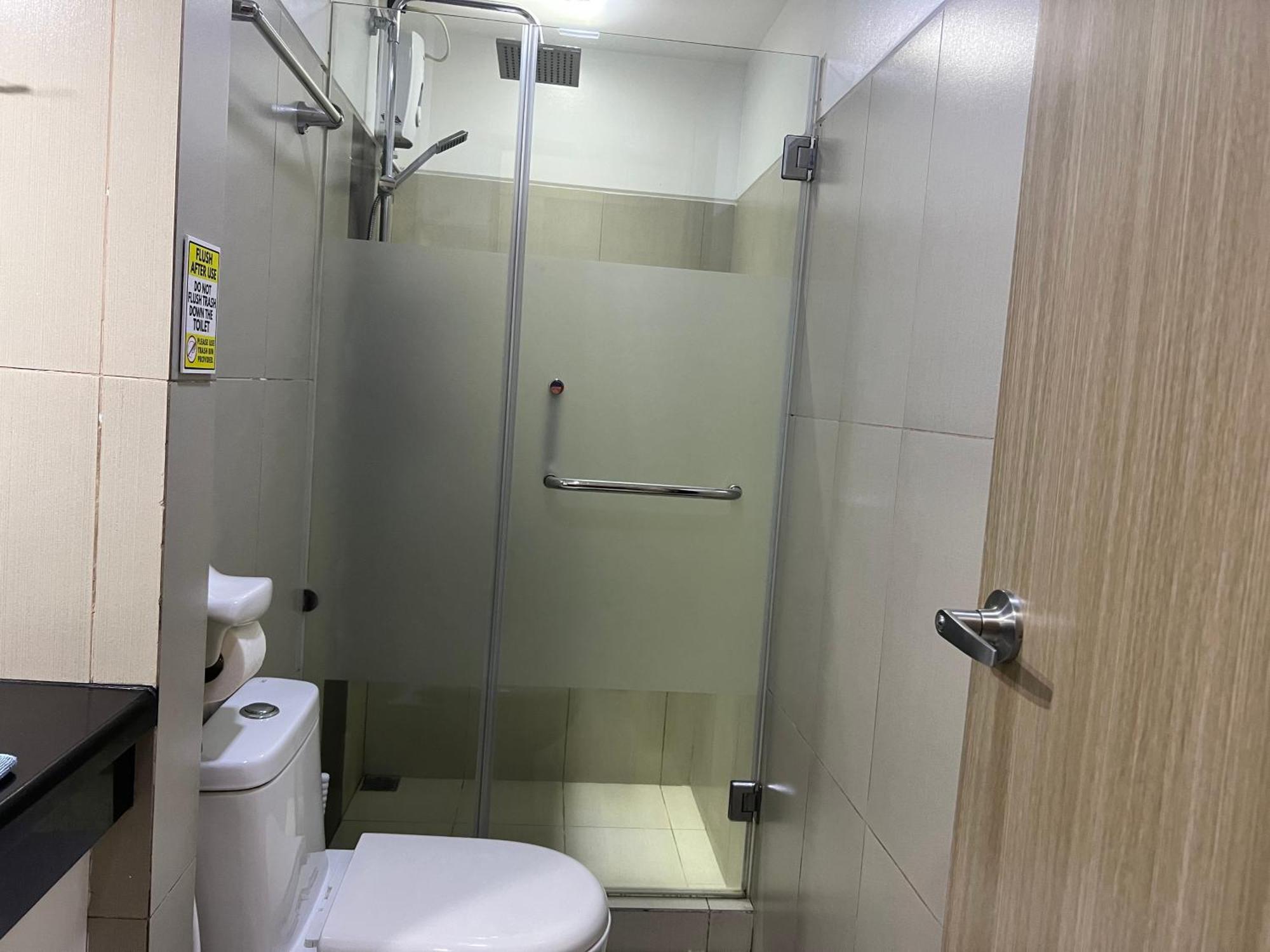 De Luxe, Standard And Studio Suites -The Breeze Residences-Close To Airport,Mall Of Asia, Us Embassy มะนิลา ภายนอก รูปภาพ