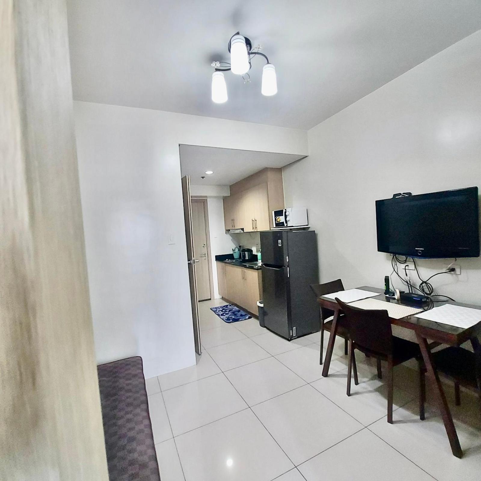 De Luxe, Standard And Studio Suites -The Breeze Residences-Close To Airport,Mall Of Asia, Us Embassy มะนิลา ภายนอก รูปภาพ