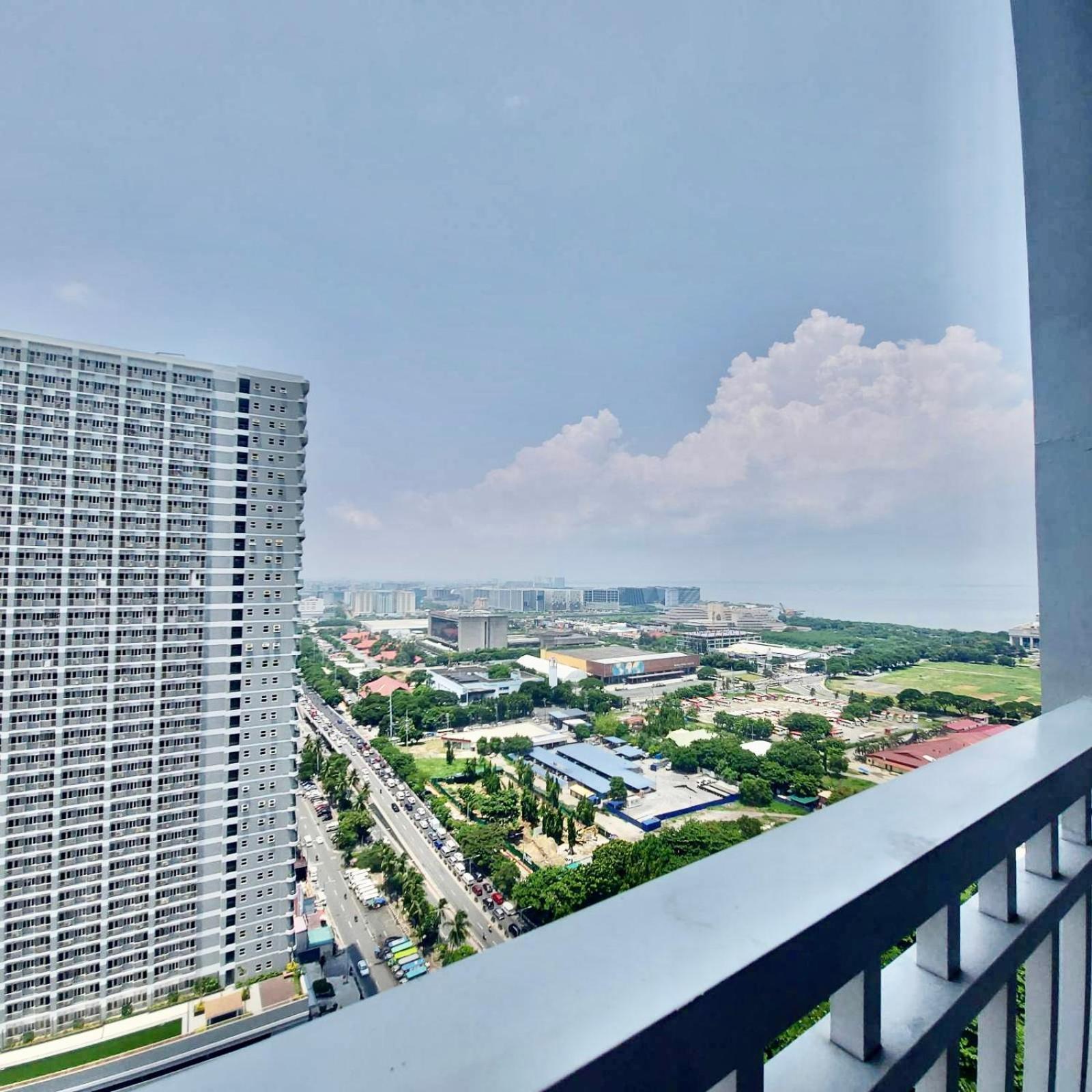 De Luxe, Standard And Studio Suites -The Breeze Residences-Close To Airport,Mall Of Asia, Us Embassy มะนิลา ภายนอก รูปภาพ