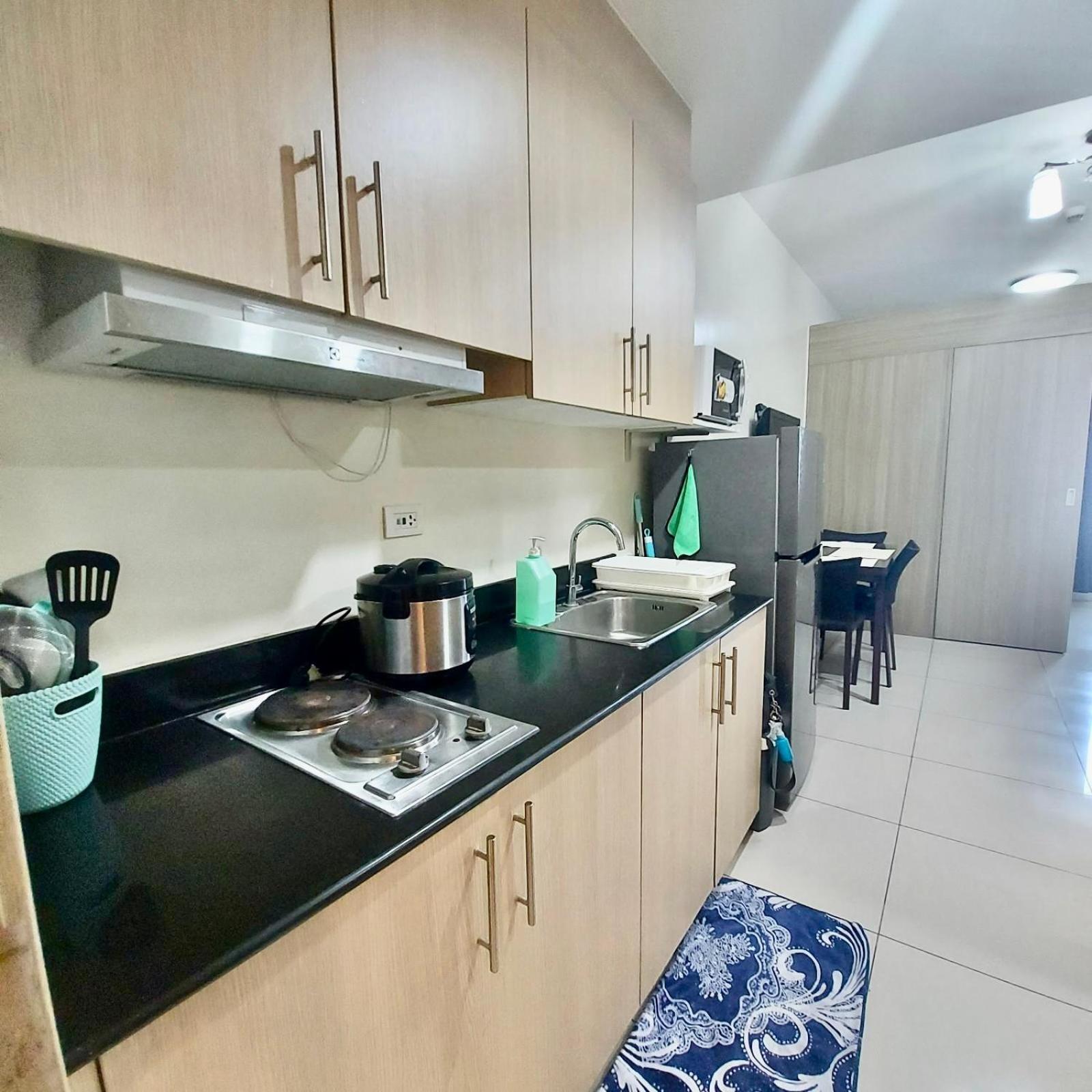 De Luxe, Standard And Studio Suites -The Breeze Residences-Close To Airport,Mall Of Asia, Us Embassy มะนิลา ภายนอก รูปภาพ