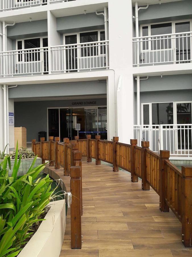 De Luxe, Standard And Studio Suites -The Breeze Residences-Close To Airport,Mall Of Asia, Us Embassy มะนิลา ภายนอก รูปภาพ